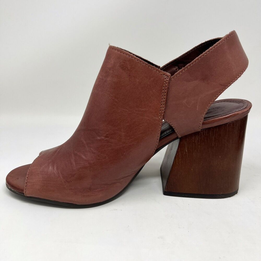 Chocolat Blu Tan Leather Block Heel Sandals - Picture 8 of 13